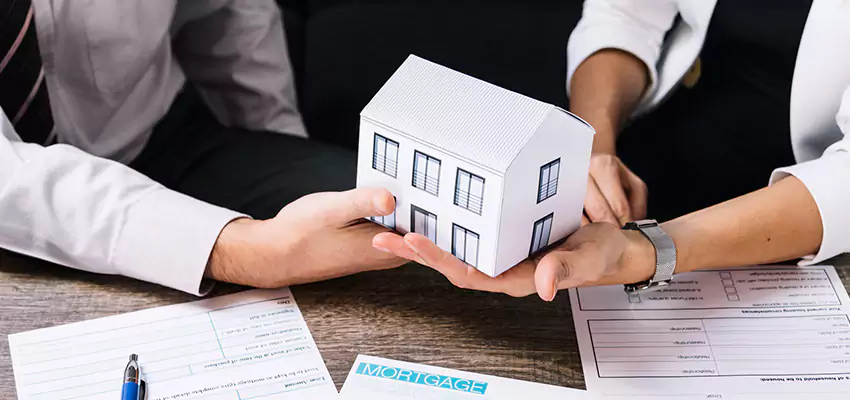 How We Determine Your Sell House for Cash Offer in Plainview, New York?